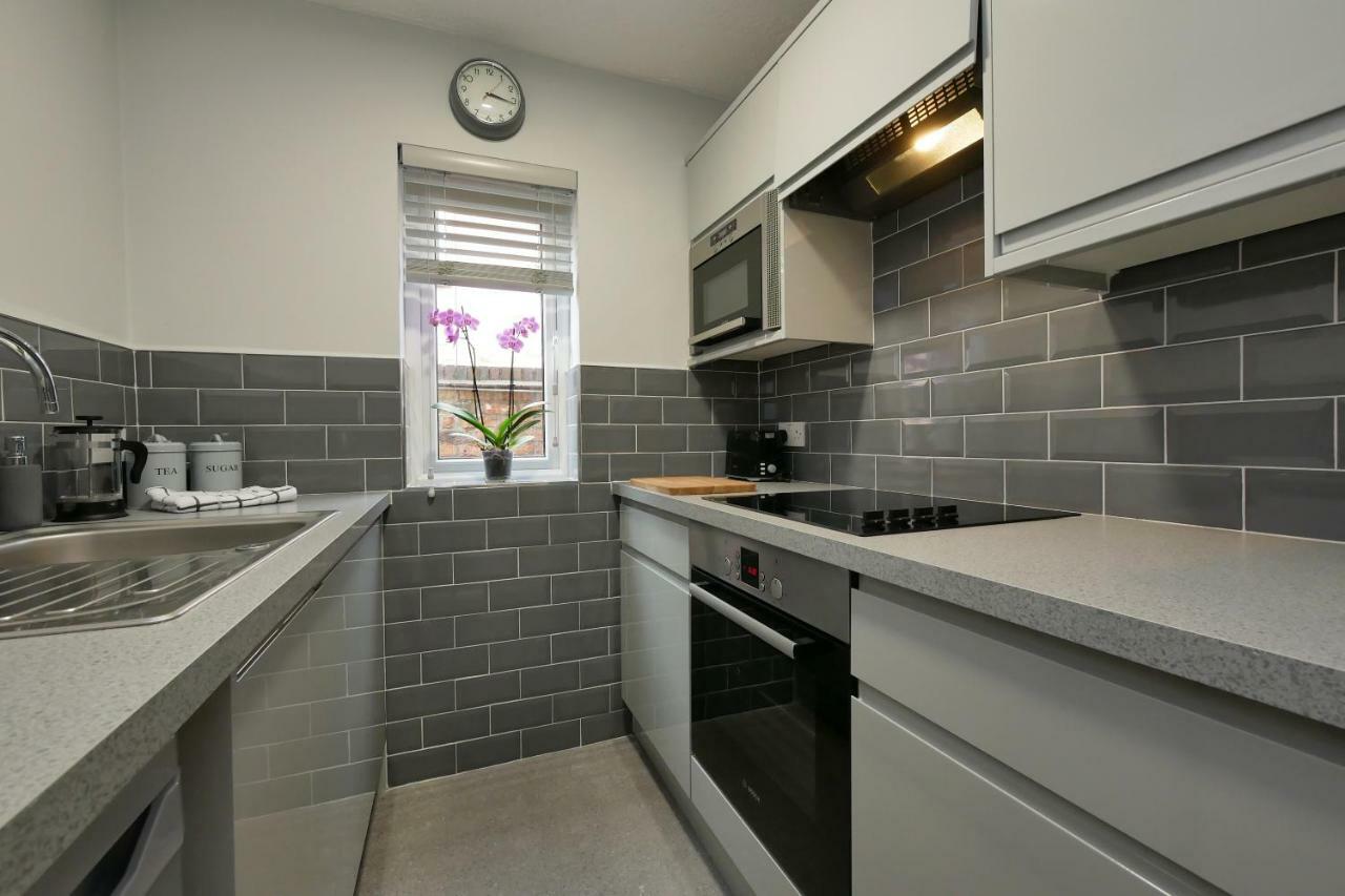 Crewe Short Lets 4 Victoria Court, Crewe Apartment Exterior photo