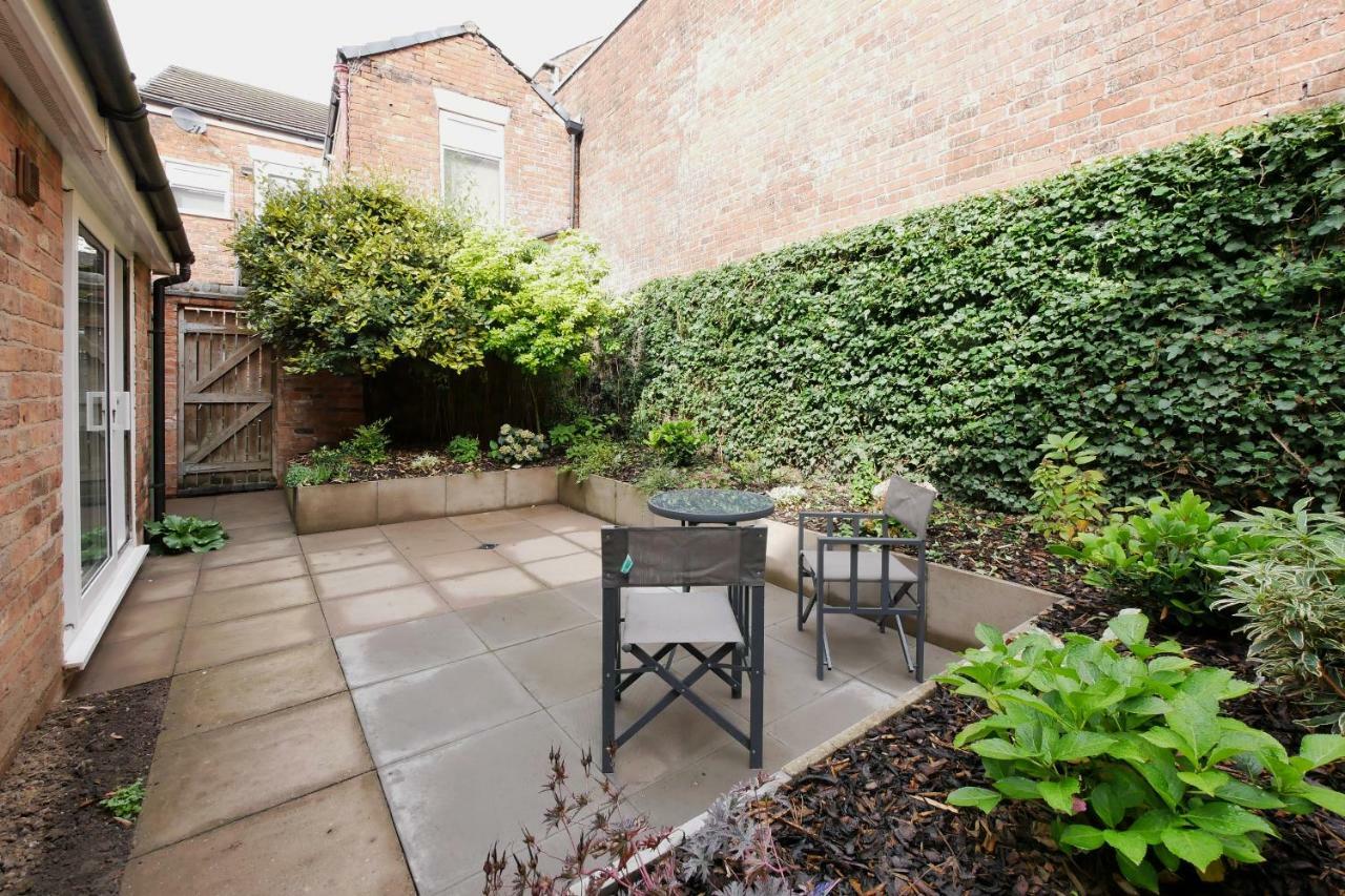 Crewe Short Lets 4 Victoria Court, Crewe Apartment Exterior photo