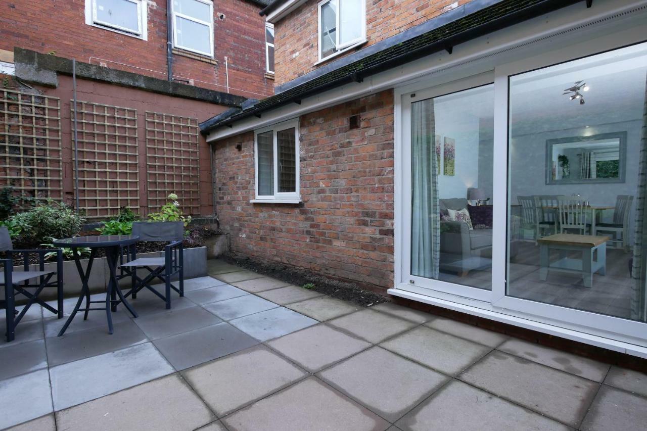 Crewe Short Lets 4 Victoria Court, Crewe Apartment Exterior photo